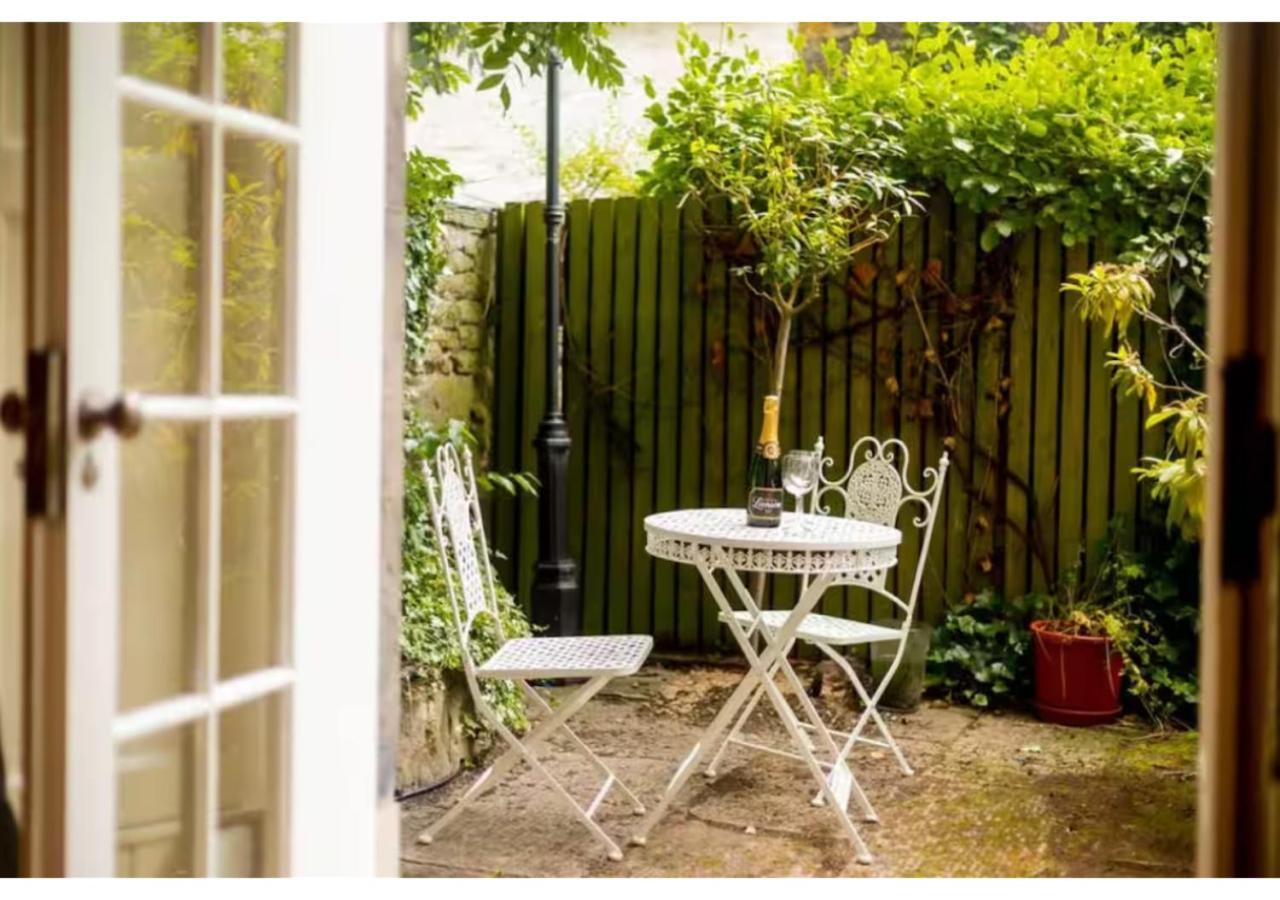 Joivy Boutique Apt With Patio In New Town Edimburgo Exterior foto